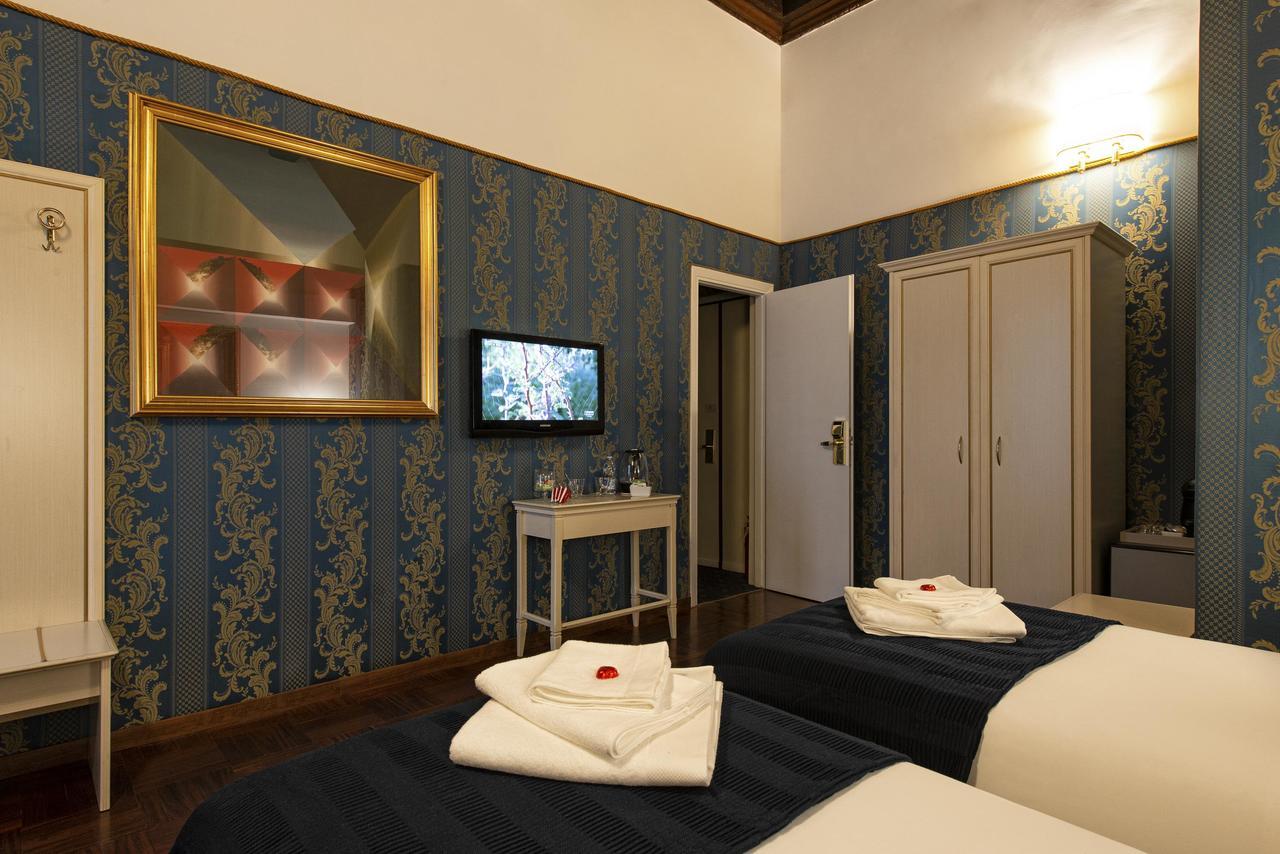 Canova Rooms In Spanish Steps Rome Exterior photo