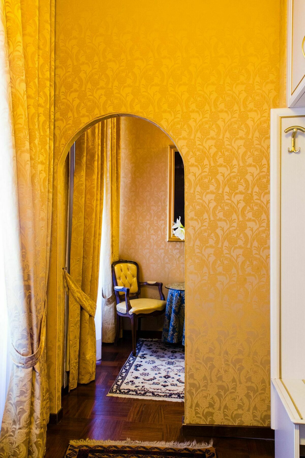 Canova Rooms In Spanish Steps Rome Exterior photo